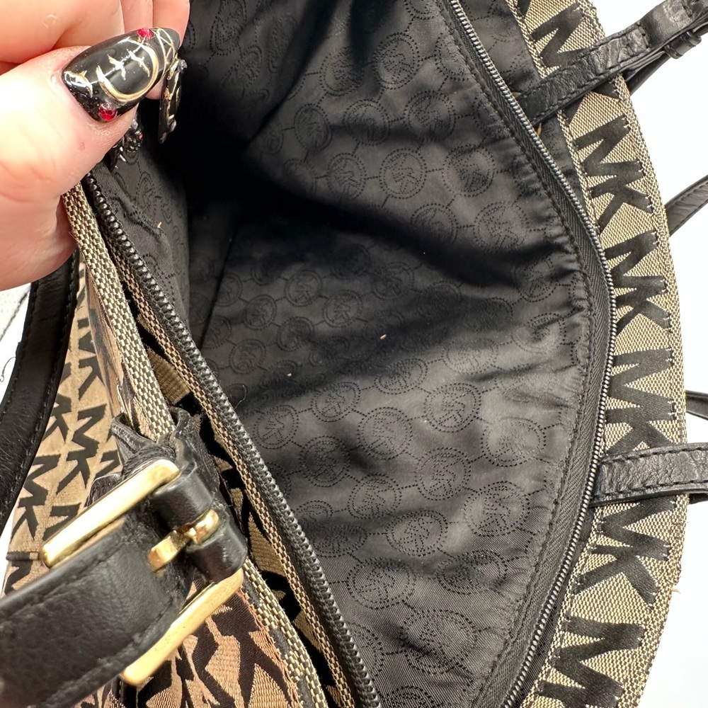 GIVEAWAY Michael Kors Black and Tan Tote Bag - Picture 9 of 9
